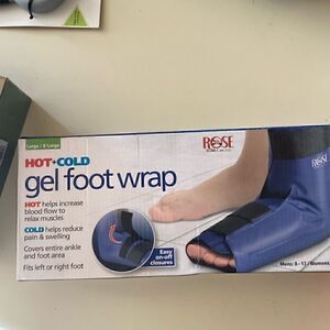 Hot or cold gel foot wrap